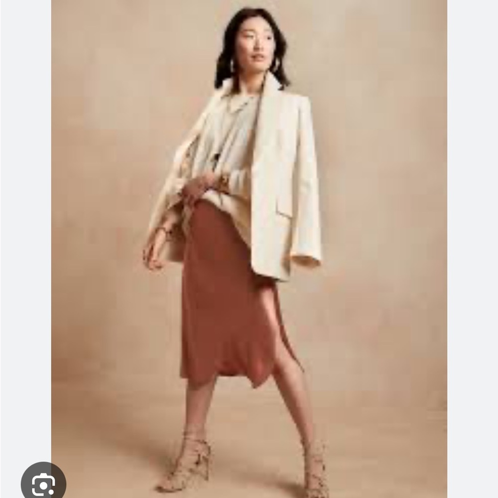New with tags, Banana Republic silk midi skirt xxs petite
